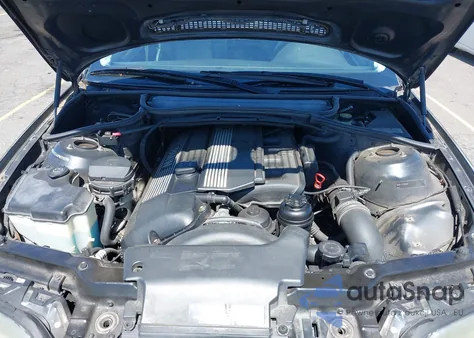 2003 BMW 325Xi из США, поврежденный, VIN WBAEU33463PM57527